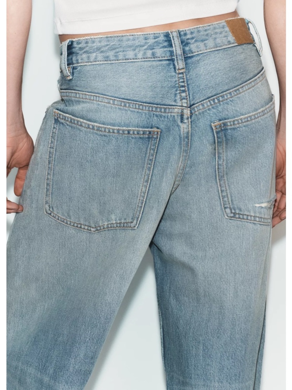 Zara TRF MID-RISE BAGGY
BALLOON JEANS - Picture 7 of 12